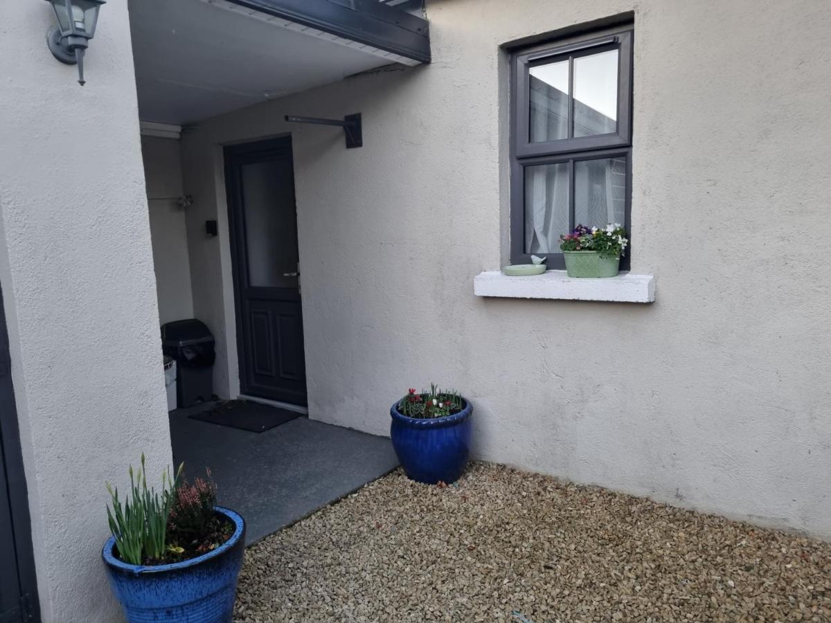 Cracatinni Mews Roundwood Luaran gambar